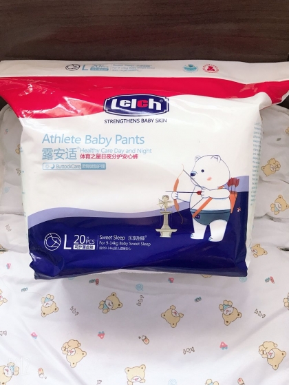 宝宝安睡一整晚当然少不了露安适体育之星夜用拉拉裤!